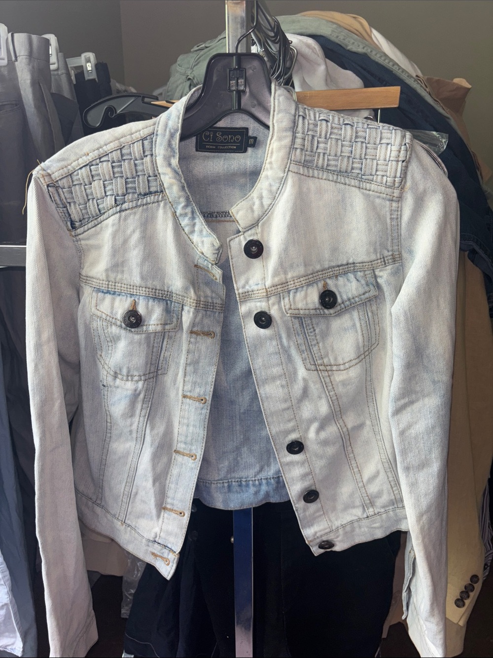 Ci Sono Woven-Shoulder Light Wash Denim Jacket